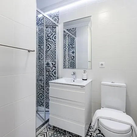 Vibrant Host Solutions - Heroismo'S Metro Porto Exterior foto